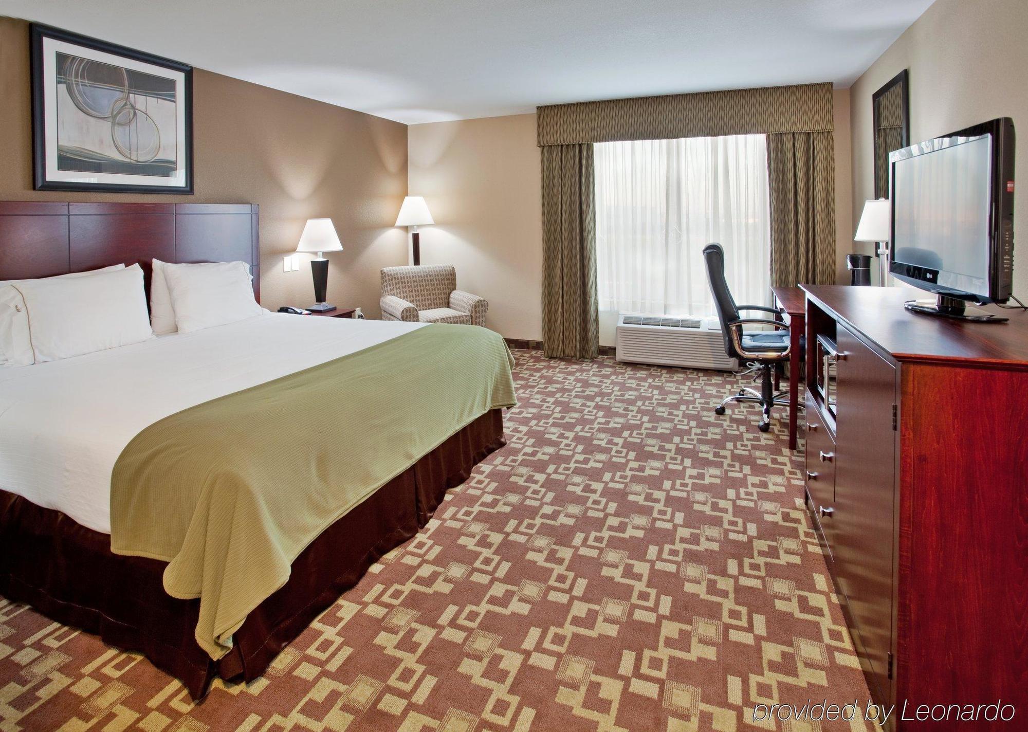Holiday Inn Express Hotel & Suites St. Charles By Ihg Saint Charles Chambre photo