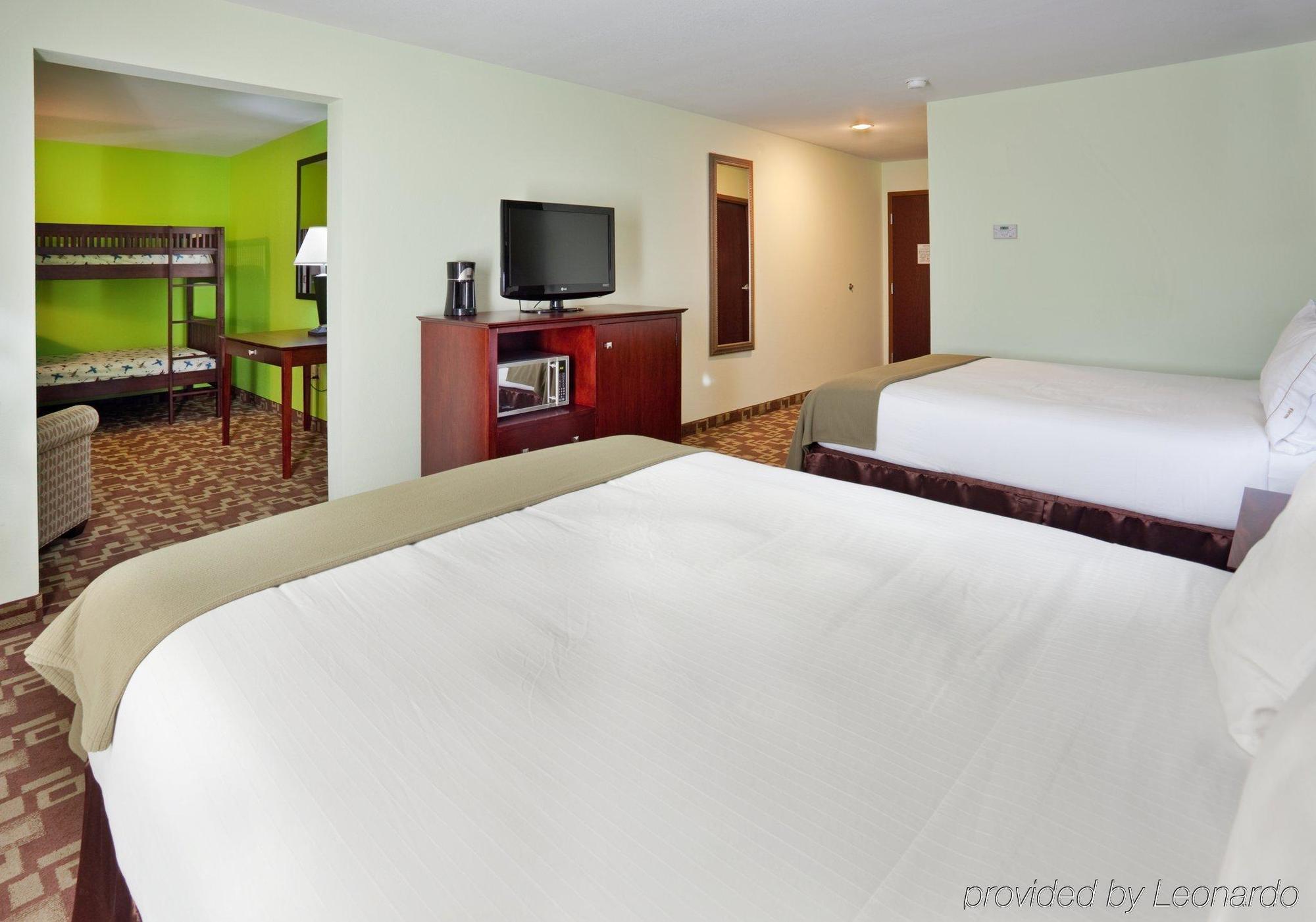Holiday Inn Express Hotel & Suites St. Charles By Ihg Saint Charles Chambre photo